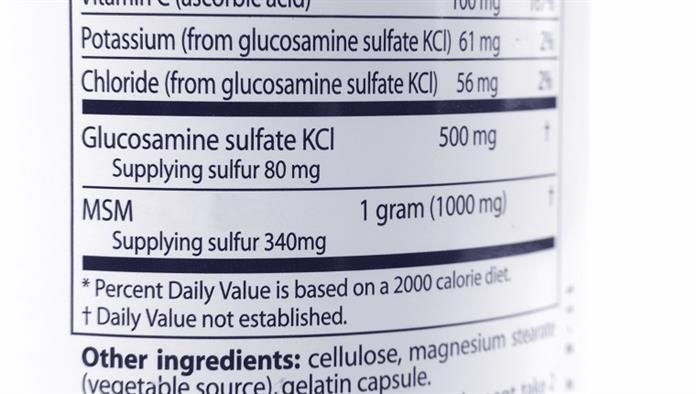 Nahaufnahme der Glucosamin & MSM-Kennzeichnung. Keine Verstöße, keine der Zutaten sind Marken- oder Markennamen.
