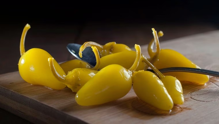 هل يمكن للكلاب أن تأكل بيبرونسيني؟ هل Pepperoncini آمن للكلاب؟