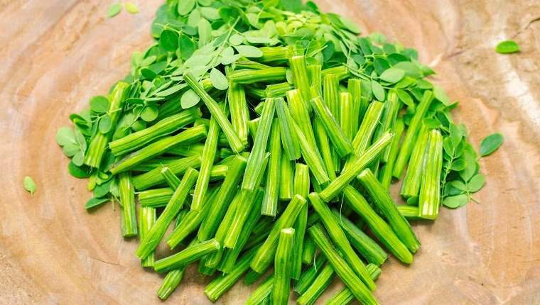 هل يمكن للكلاب أن تأكل قرون المورينغا؟ هل Moringa Pods آمنة للكلاب؟