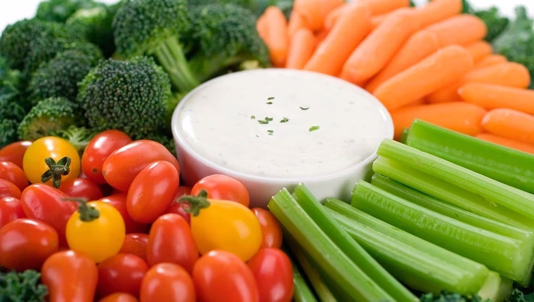 Ehetnek a kutyák Ranch Dressinget? Biztonságos a Ranch Dressing a kutyák számára?