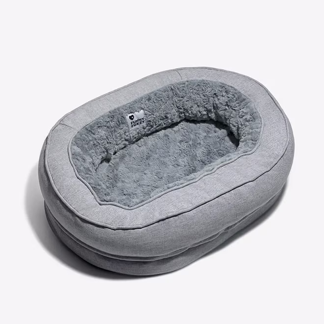 Graues FunnyFuzzy Hundebett Donut.